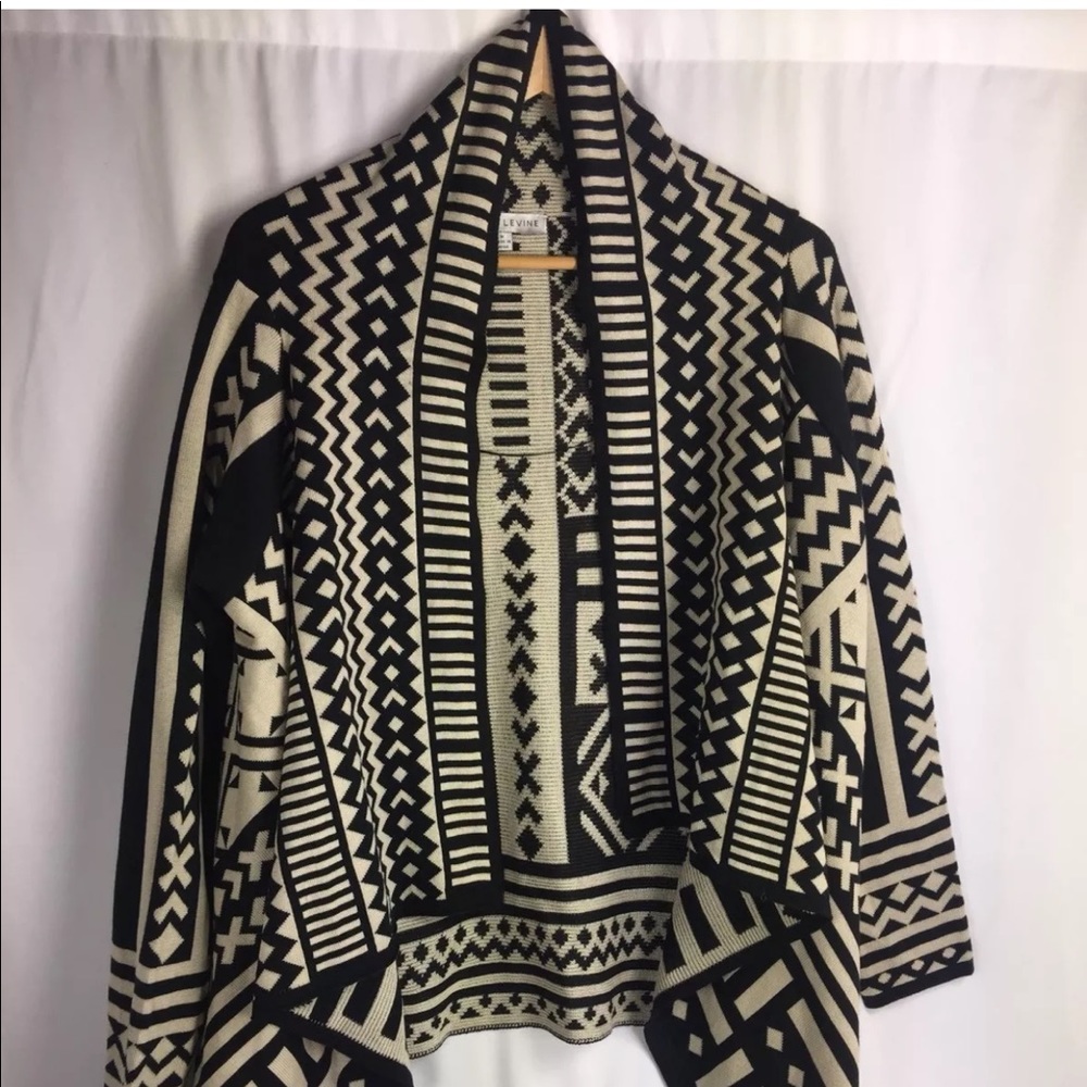 LARRY LEVINE PONCHO SWEATER SIZE MEDIUM NEW